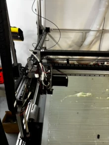 The large-scale 3D printer is formed at a size of 1.1 meters - Photo taken in person