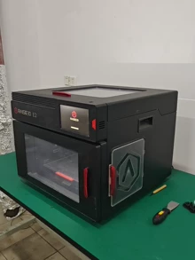Raise3D E2 industrial-grade 3D printer, dual nozzles and lar - Photo taken in person