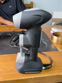HOLON 380 handheld 3D scanner takes physical photos. WYSIWYG - Photo taken in person